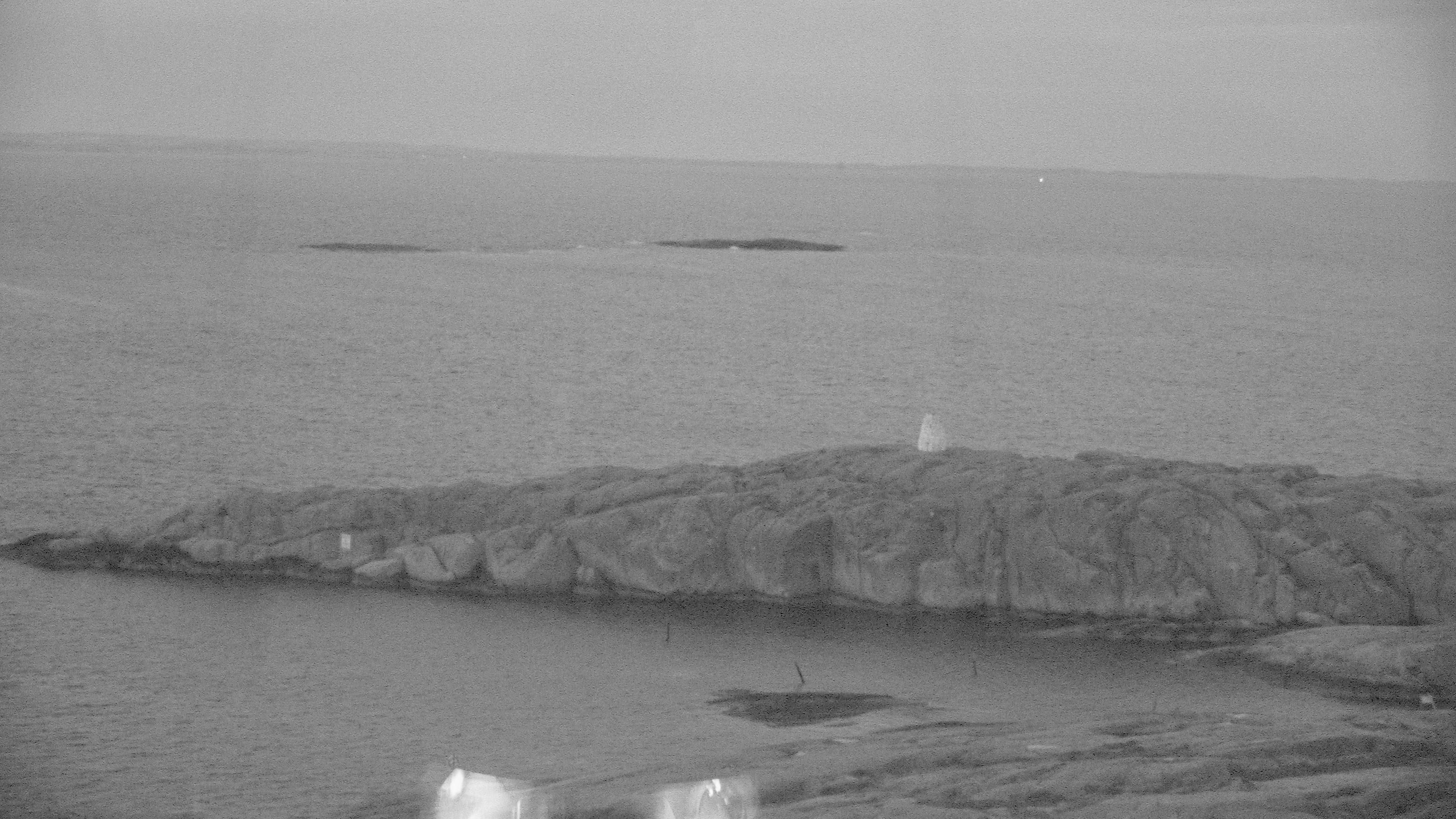Hållö fyr — vy syd mot Hamneskär (S1)